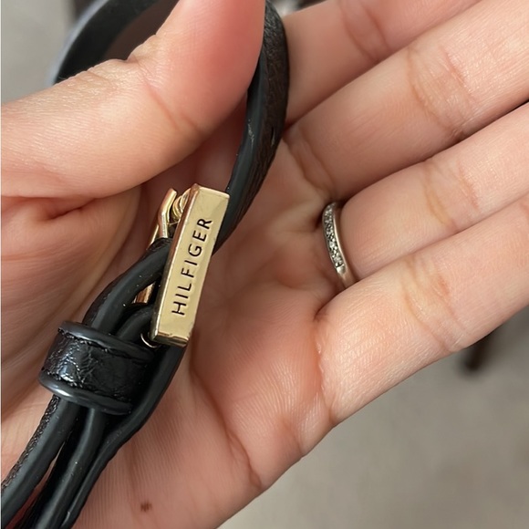 Tommy Hilfiger cross body bag - Picture 2 of 3